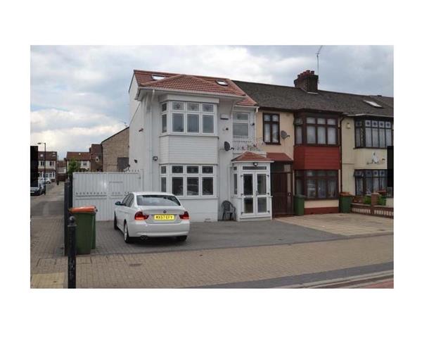  Image of 5 bedroom Terraced house to rent in Newham Way London E6 at Newham Way, London, E6